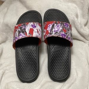 Nike slides, 9